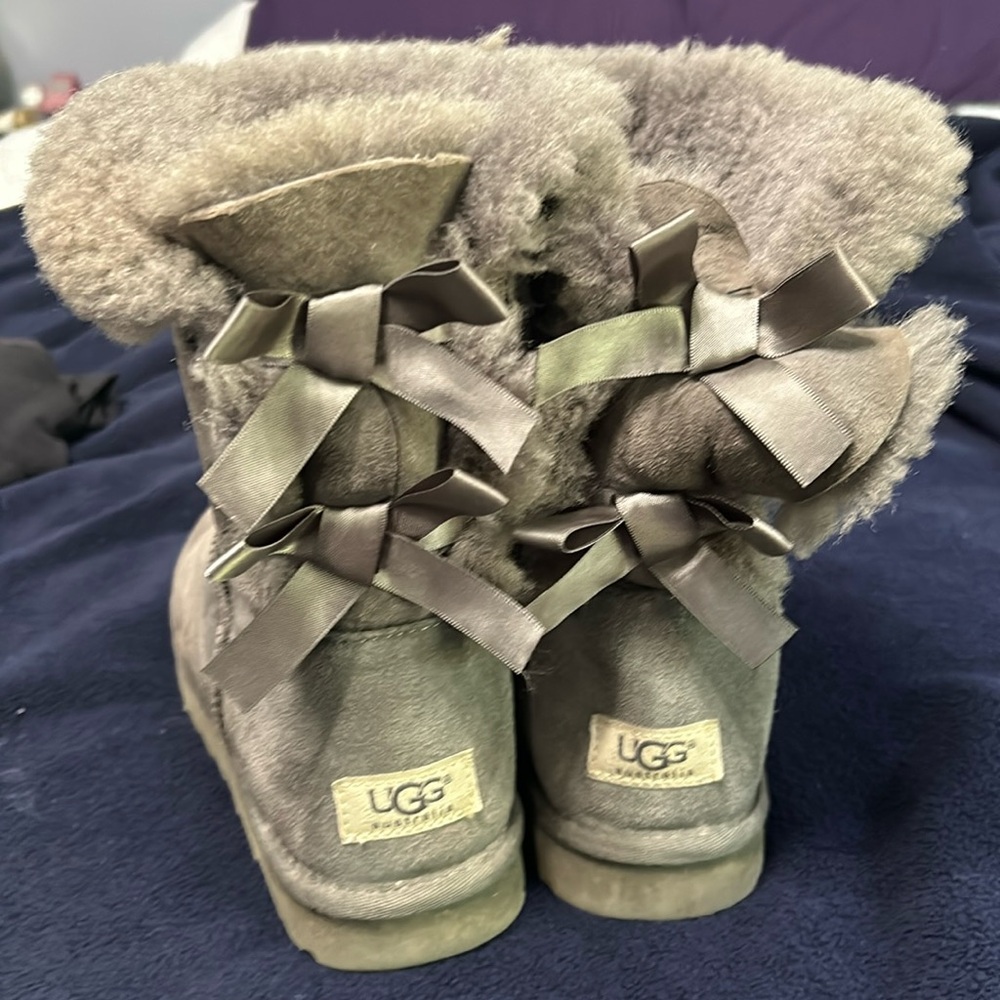 Ugg Back - image 1
